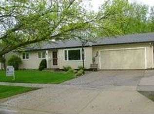 822 Nancy Rd, Waterloo, IA 50701