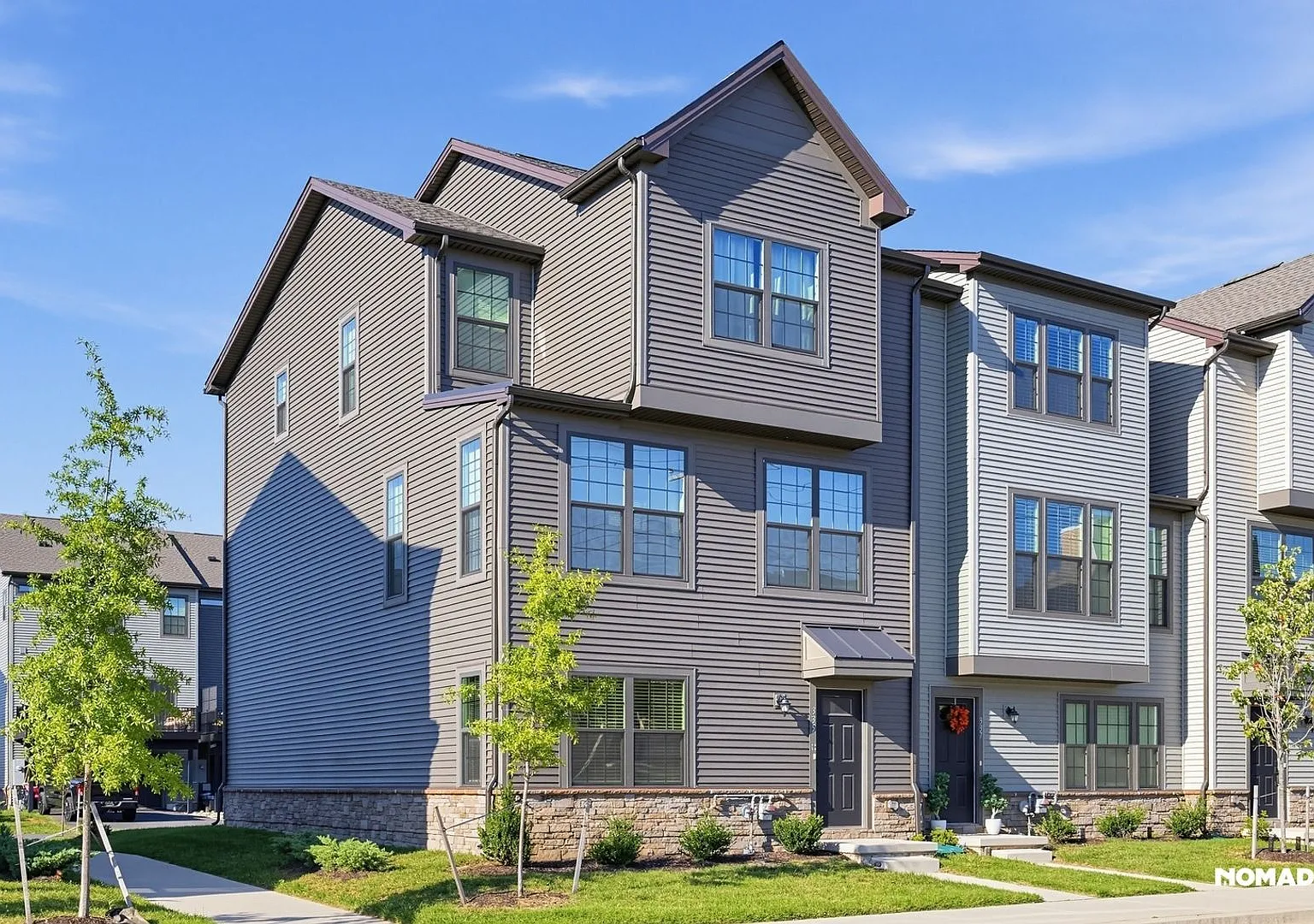 Spacious 4BR Townhome in Middletown — Photo 2