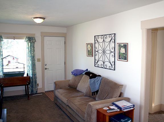 2nd image of 1542 E Ostrander Ave