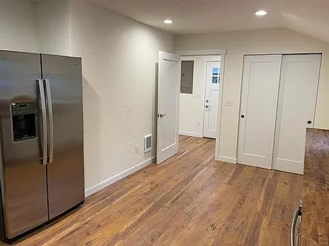 3 bed, 1480 sqft, $1,900 — Photo 2