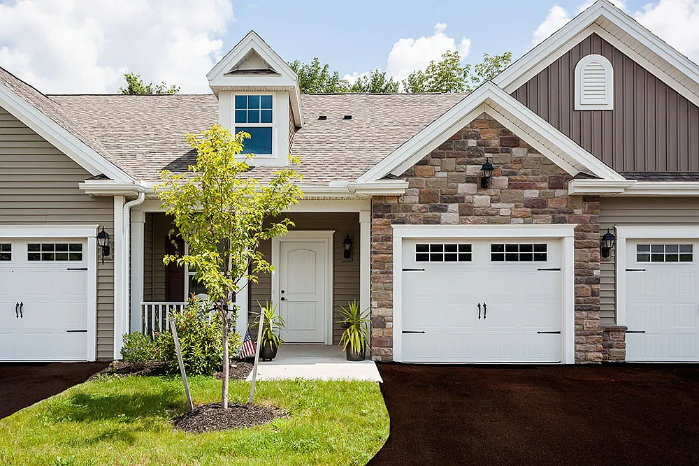 The Links at CenterPointe Townhomes — Photo 1