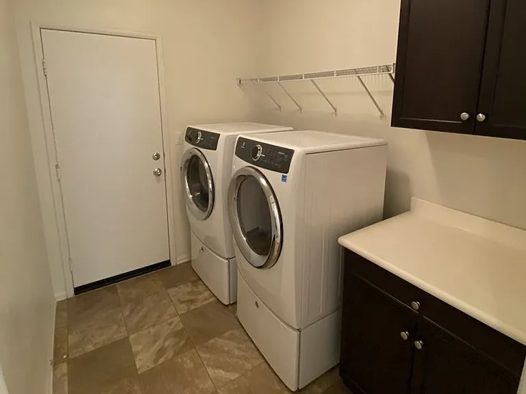 3253 Quarry Dr — Photo 6