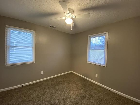 5th image of 2850 Brewer Ave