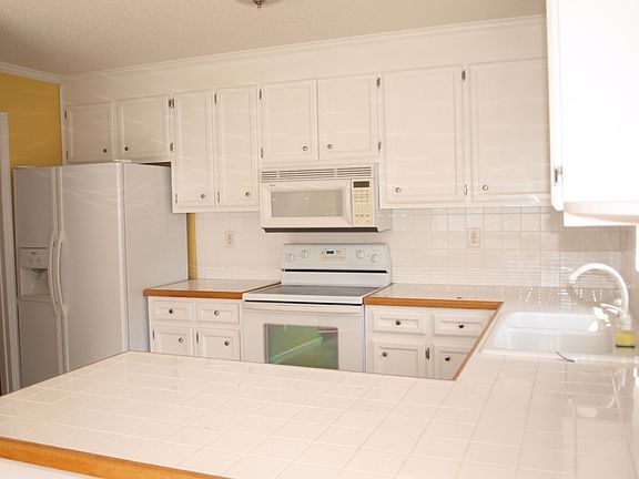 4th image of 3949 Bbb11 Sterling Pointe Dr