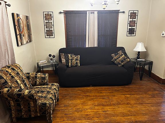 4th image of 504 W Garfield Ave