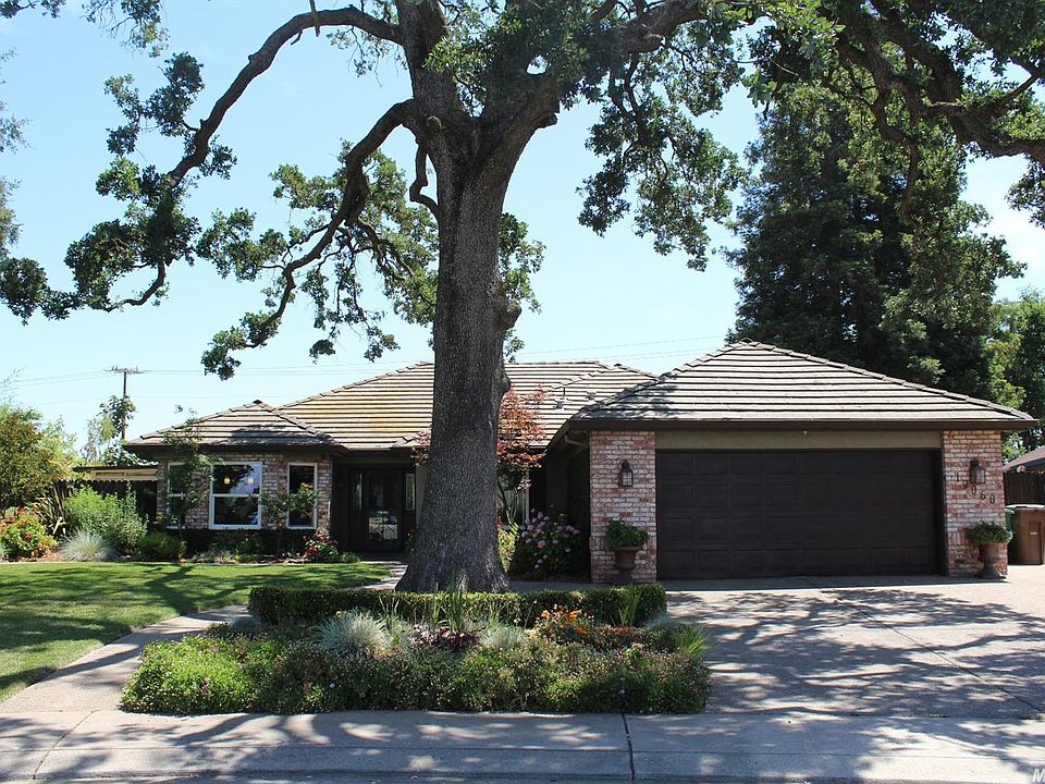 1st image of 19060 Creekview Dr