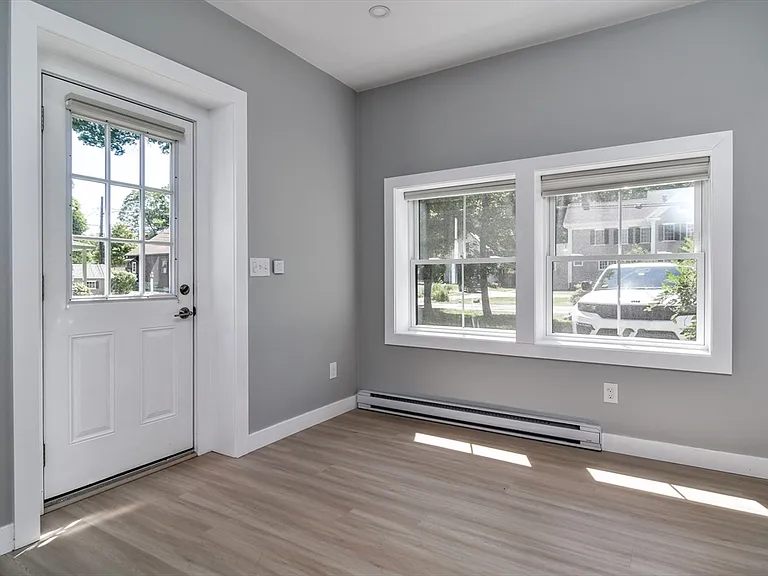 16 Pleasant St — Photo 14