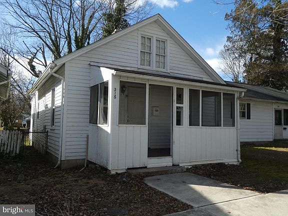 2nd image of 216 N New St