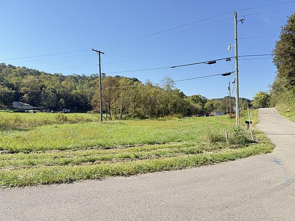 3rd image of 2404 Carver Rd