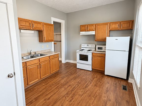 5th image of 278 Walnut St