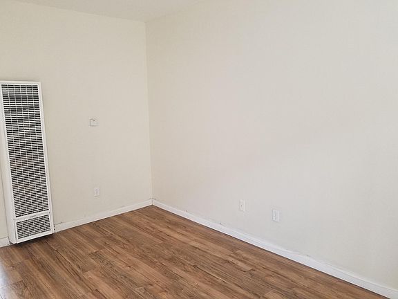 4th image of 3927 Broadway #B