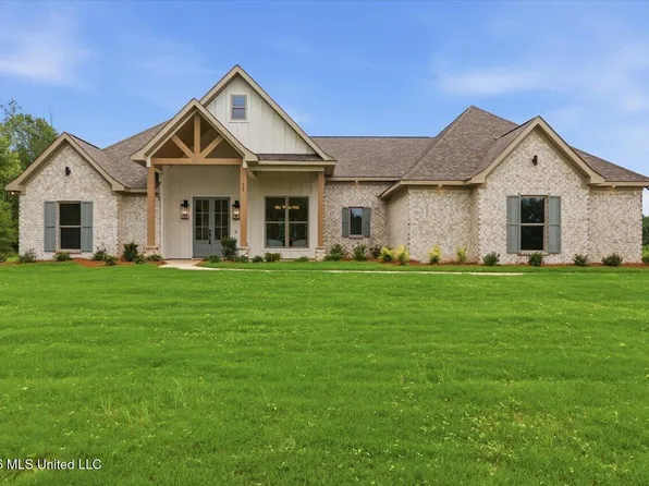 619 Dry Creek Rd, Magee, MS 39111
