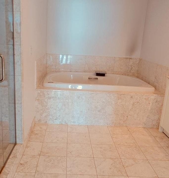 2nd image of 1331 Brickell Bay Drive