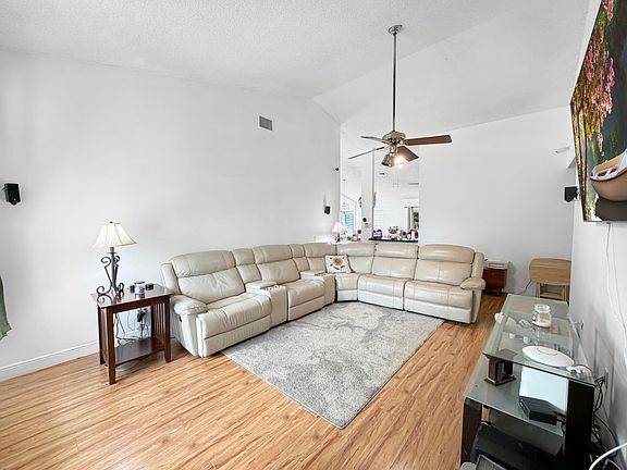 3rd image of 1240 SW 86th Avenue