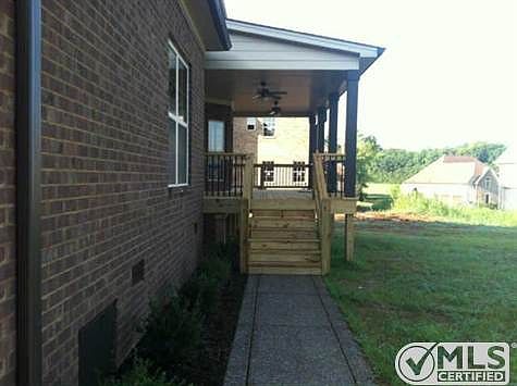 2nd image of 134 Thornwood Pl