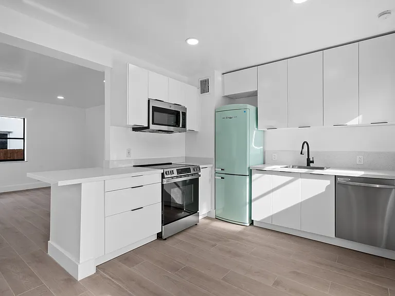 442 NE 71st St #1 — Photo 24