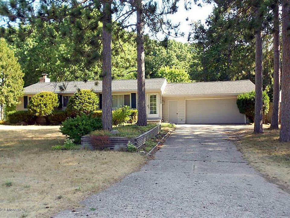 1st image of 10933 Woodbushe Dr SE