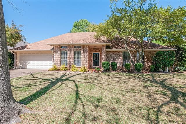 1st image of 3306 Summerfield Dr