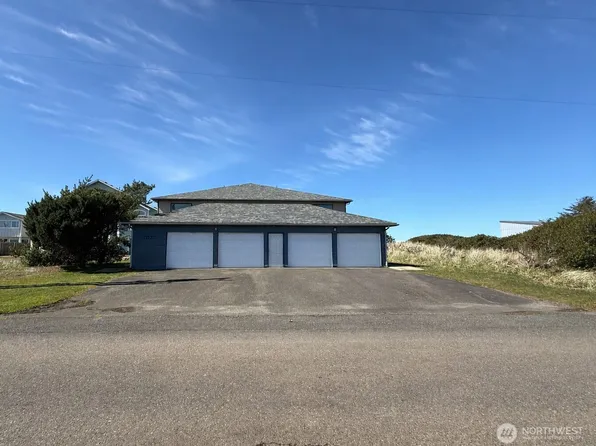 1027 S Sand Dune Avenue SW #1A, Ocean Shores, WA 98569