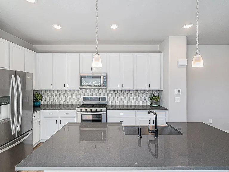 6019 Denys Dr — Photo 13