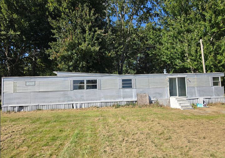 1st image of 4285 State Line Rd #9-101