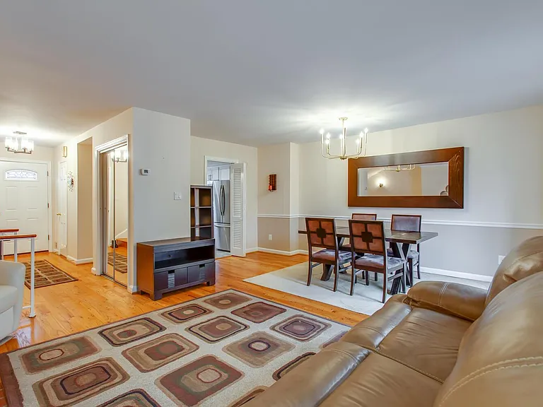 6063 Hardwick Pl — Photo 14
