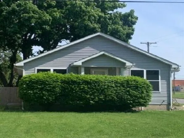 110 S Crowley St, Scottville, MI 49454