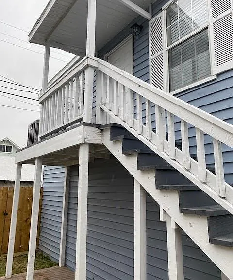 4905 Bernardo De Galvez — Photo 1
