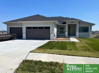 10203 S 98th St, Papillion, NE 68046
