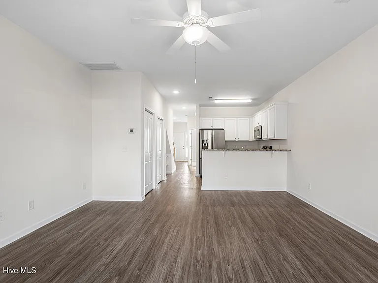 97 Dresser Ln — Photo 11