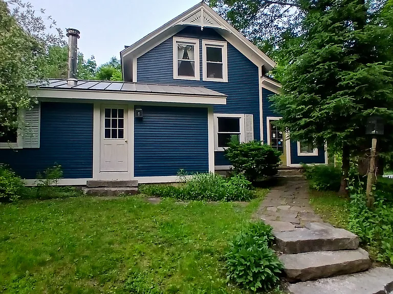 2089 W Creek Rd — Photo 3