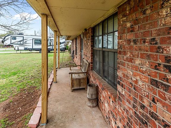 5th image of 600 S Colorado St