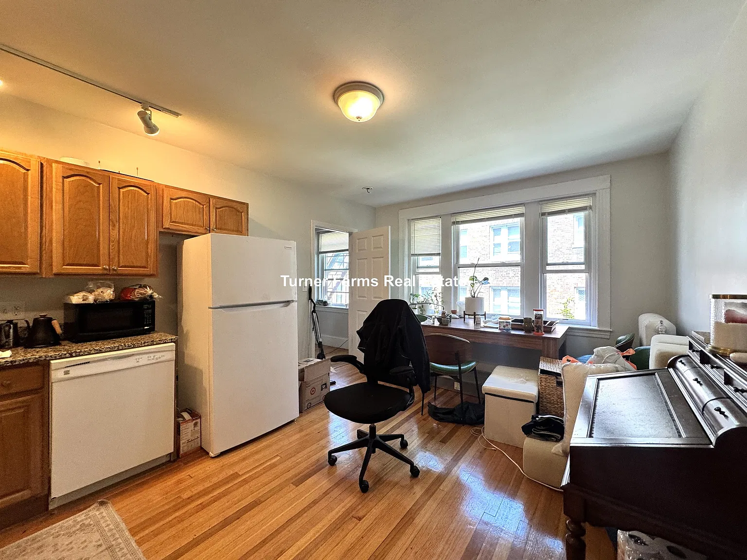 1 bed, 8888 sqft, $2,300 — Photo 1