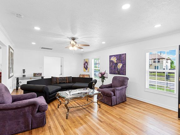 4th image of 3224 Southmore Blvd