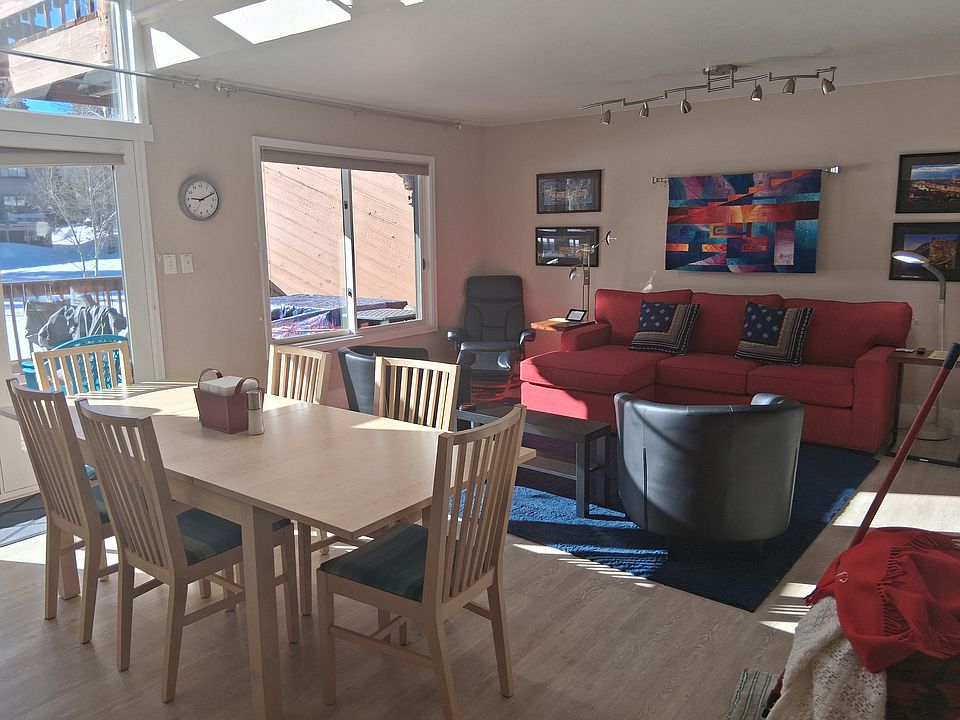 Living/Dining area