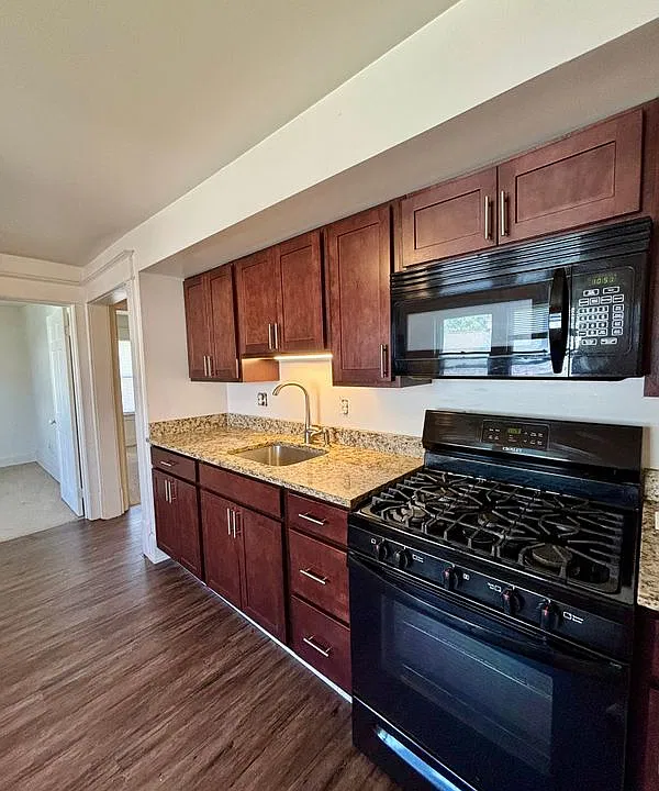 90 Laverack Ave #3