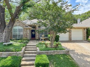 3445 Paint Brush Ln, Bedford, TX 76021