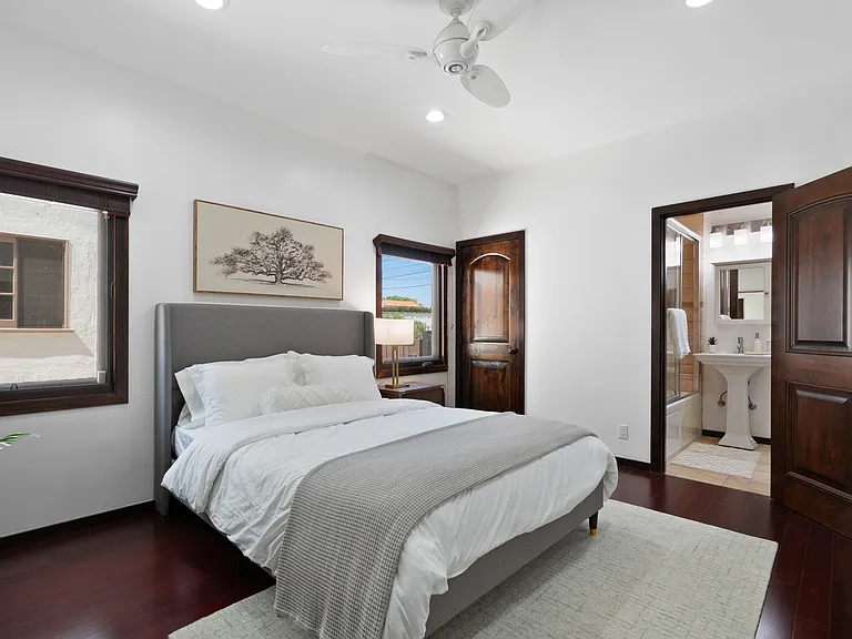 1039 S Hayworth Ave #1039 — Photo 12