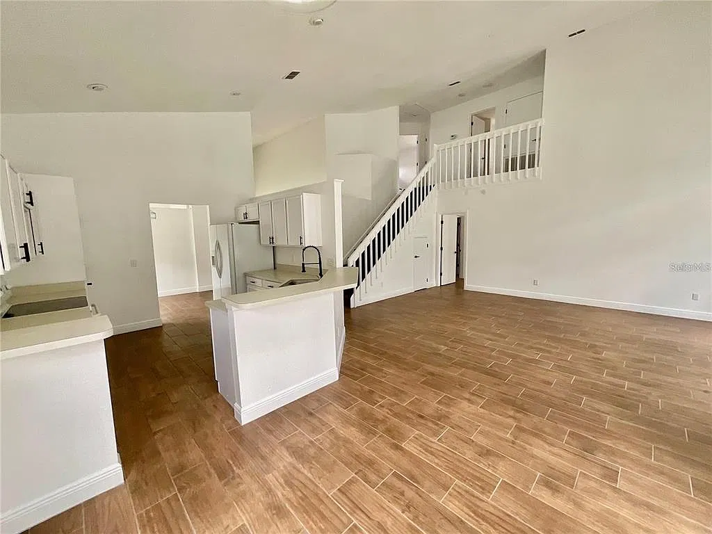 4 bed, 3.0 bath, 2269 sqft, $2,600 — Photo 4