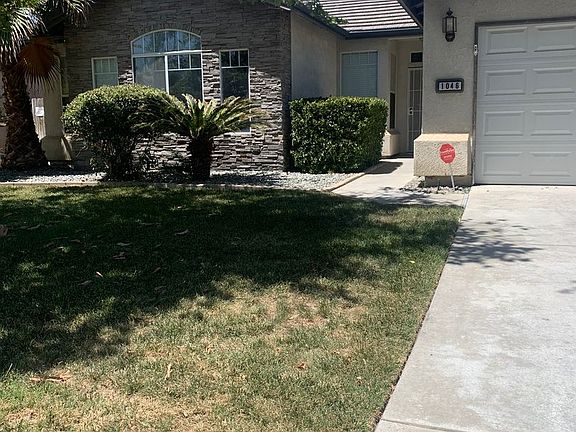 3rd image of 1046 W Pebble Dr