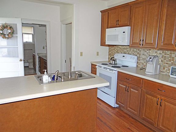 5th image of 23 Washington Ave #1