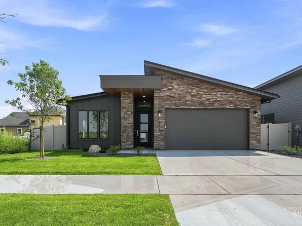 611 W Wrangler St, Meridian, ID 83646