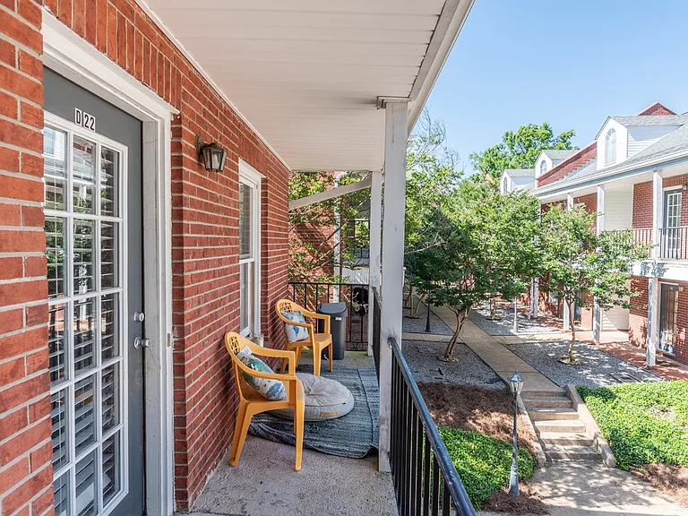 510 E Gillespie St #22D — Photo 3