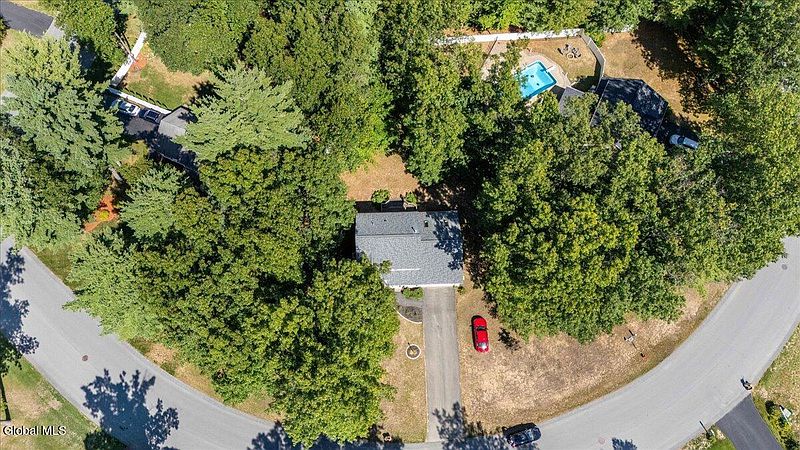 3rd image of 230 Drummond Drive