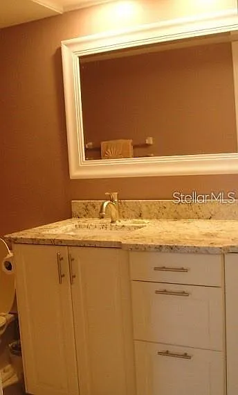 2 bed, 2.0 bath, 1075 sqft, $2,400 — Photo 2
