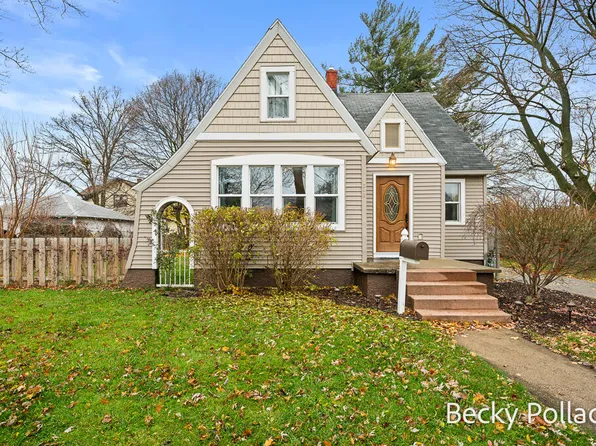 131 W 27th St, Holland, MI 49423