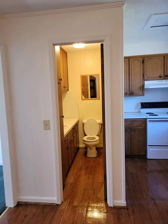 55 Woodcott Rd Apt 8 — Photo 4