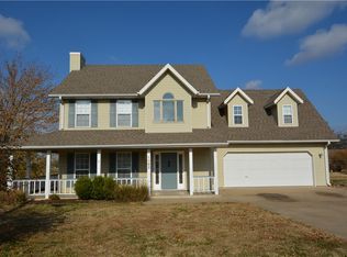 1392 Crestview Ave, Decatur, AR 72722