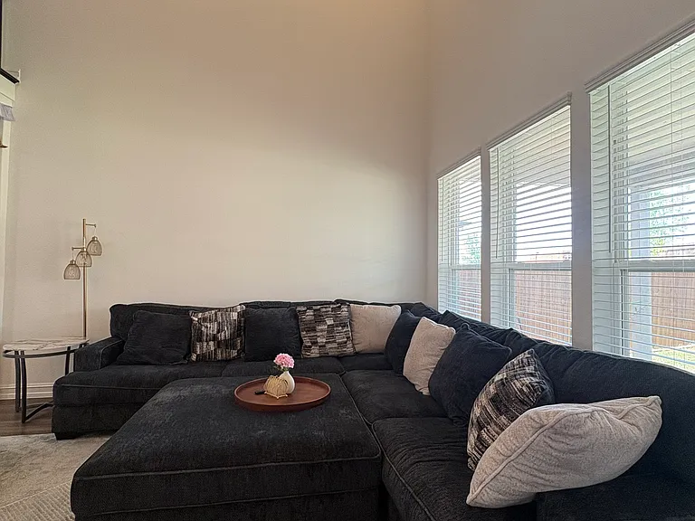 3624 Cadogan St — Photo 5