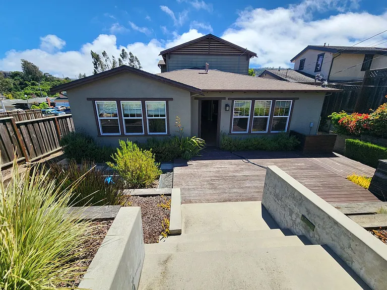 1655 Claremont Dr — Photo 10